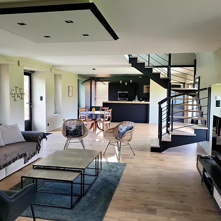 Casa de Férias Le Jardin Medicis Avec Jacuzzi Et Sauna Tredion